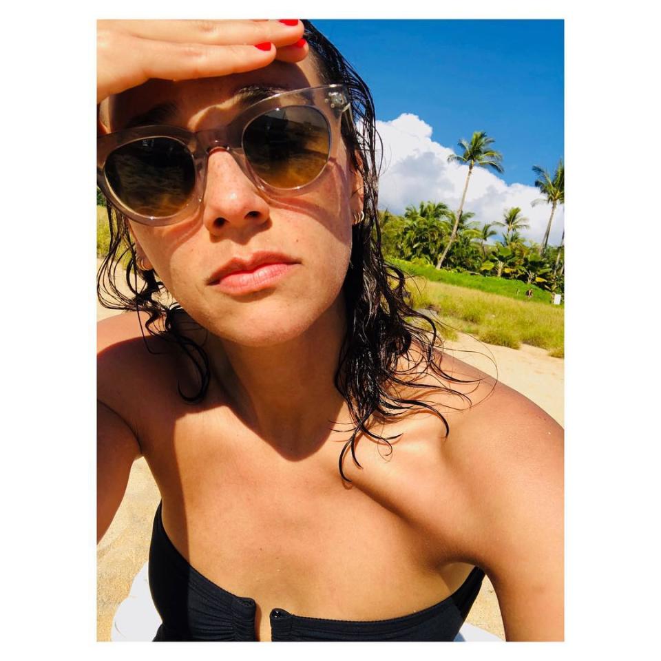 Rashida Jones Swimsuit: What Brands Does She Wear? (Discover Her Favorite Swim Looks Now)